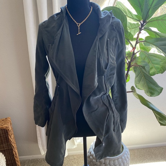 Green Cinched Waist Jacket - Picture 1 of 2